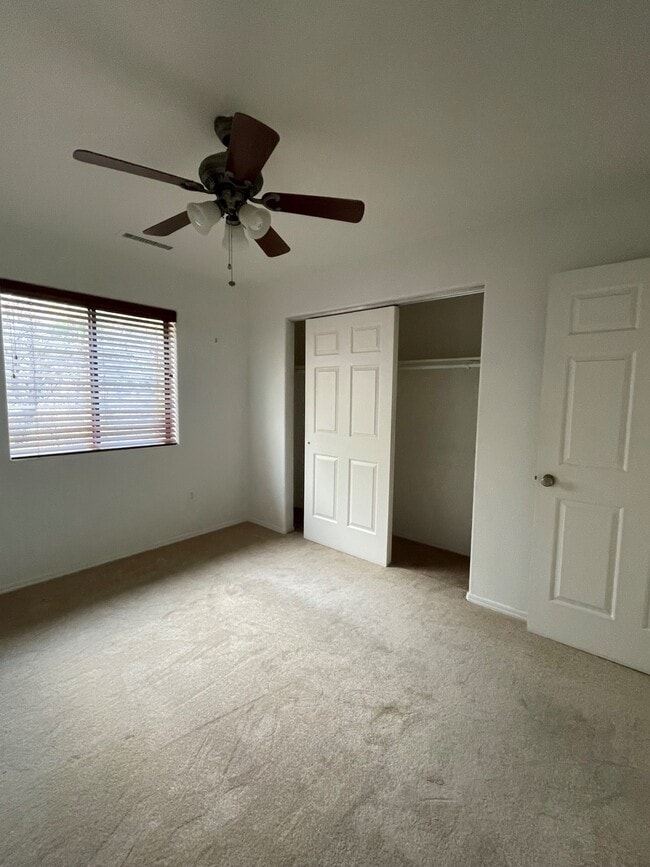 Building Photo - 1001 E Goodwin St