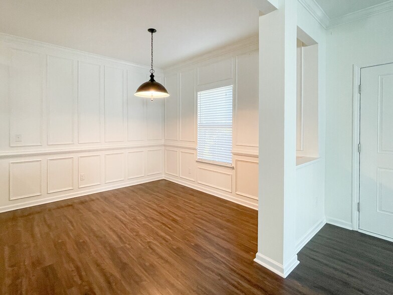 Dining room - 10205 Sam Meeks Rd
