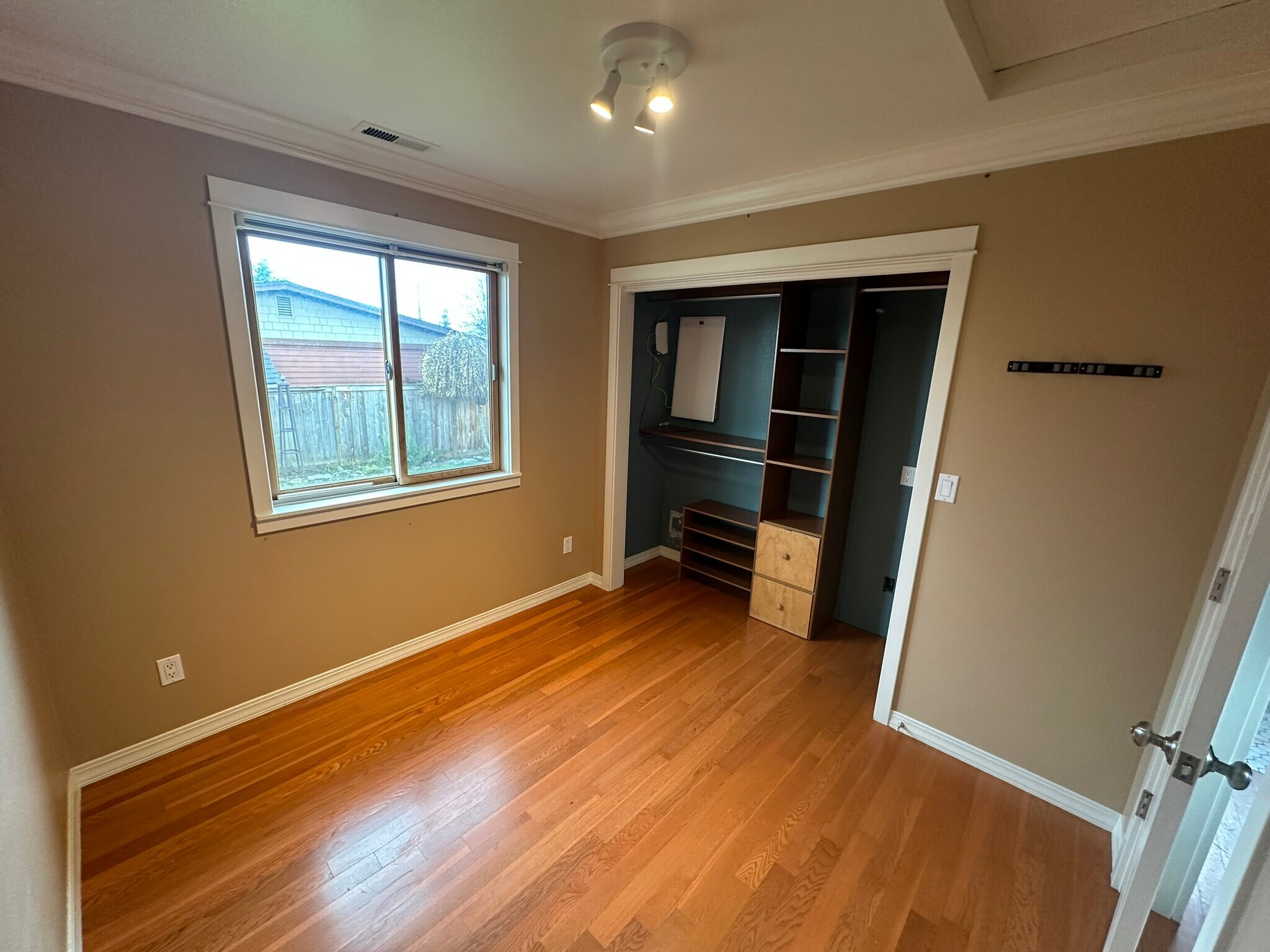 Building Photo - 701 S 59th St