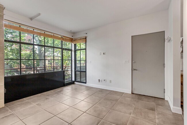 Building Photo - Modern Downtown Salt Lake City 1bd/1ba Con...