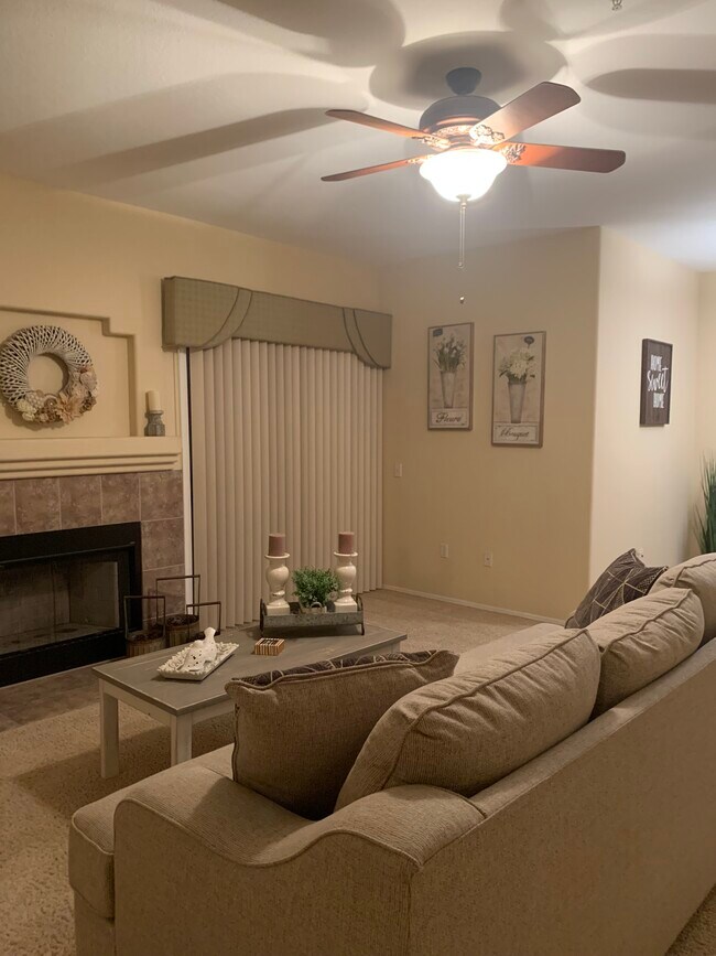 Building Photo - 15050 N Thompson Peak Pky