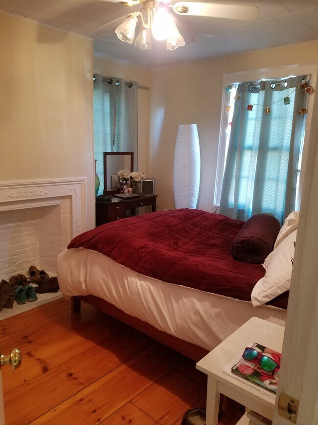 Building Photo - 47 Mechanic St