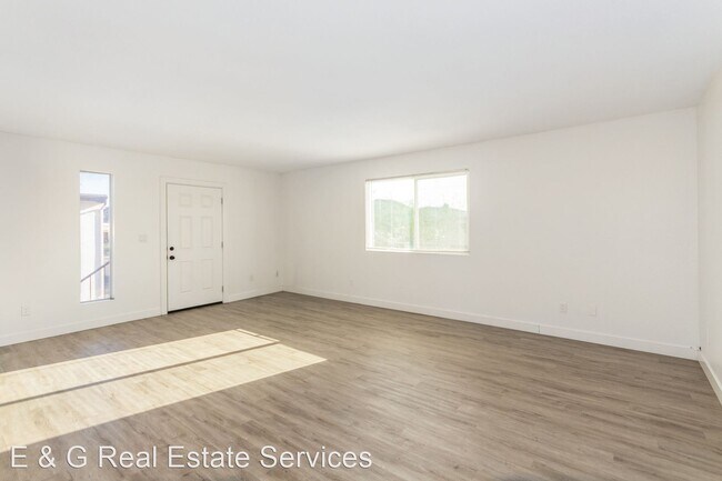 Building Photo - 2 br, 1 bath House - 740 E Joan D Arc Ave
