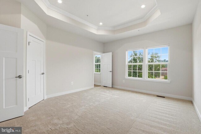 Building Photo - 9623 Tall Oaks Rd
