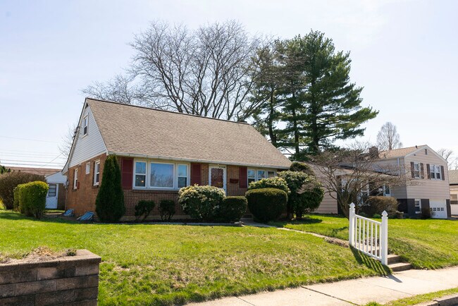 Primary Photo - 1316 E Highland St