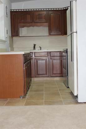 Building Photo - 9 Gentian Dr