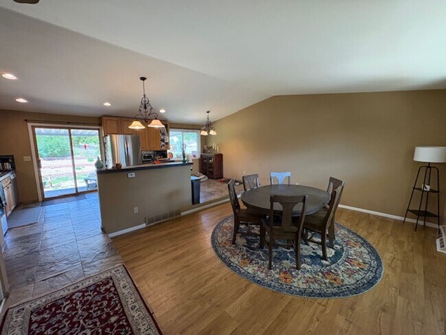 Building Photo - Fantastic 3 bed 2 bath home in Centennial ...