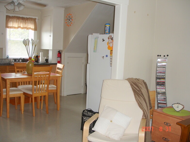 Building Photo - 15 Homer St