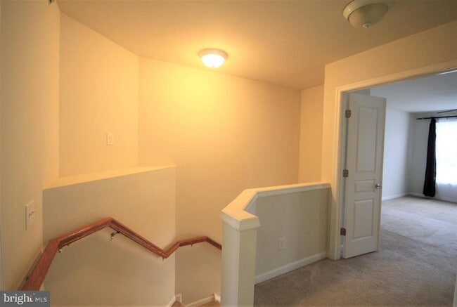 Building Photo - 609 Ellison Dr