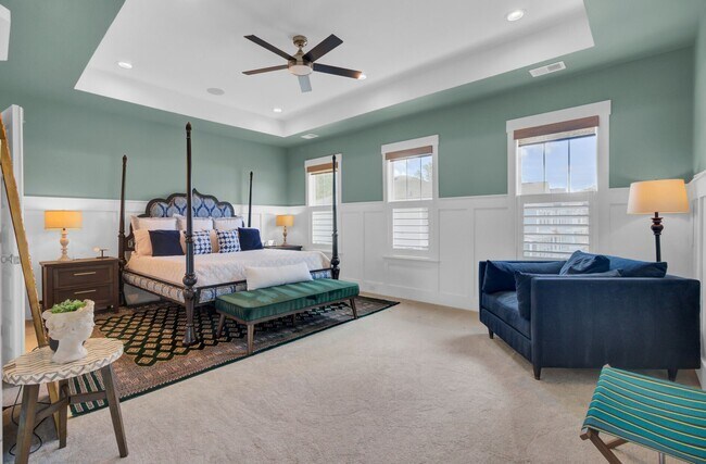 Building Photo - Impressive 4 bedroom home + office with el...
