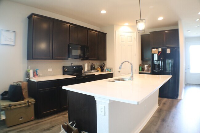 Building Photo - 5132 Sawmill Pt Wy