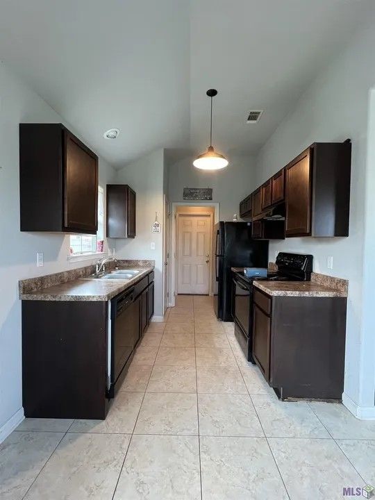 Building Photo - 2410 Hebert Dr