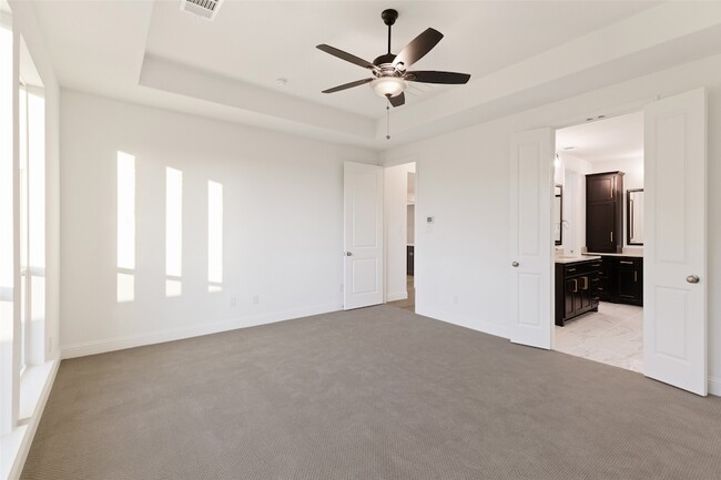 Building Photo - 2380 Rainforest Dr