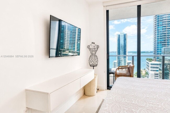 Building Photo - 1010 Brickell Ave