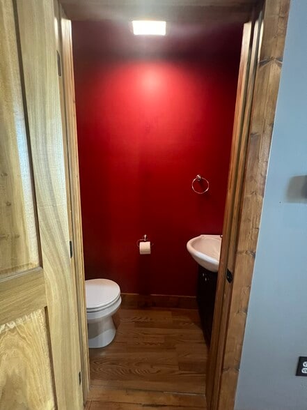 Half Bath - 921 Broad St