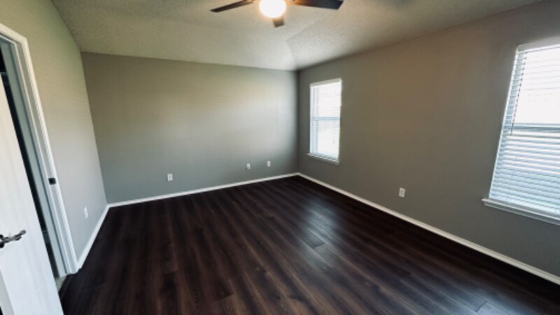 Building Photo - 1013 Chesterfield Dr