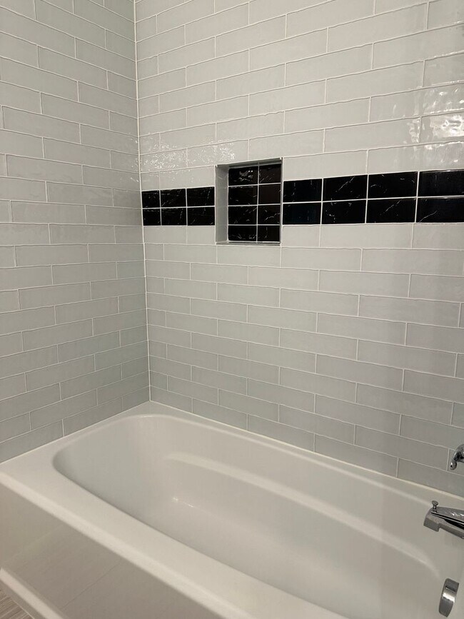 Building Photo - GORGEOUS RANCH STYLE HOME ON HUGE MANICURED LOT IN GARDEN HOME IN SW PORTLAND