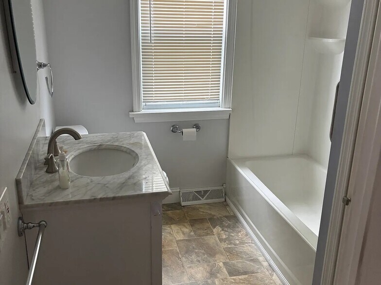 Building Photo - 275 Sterling Ave