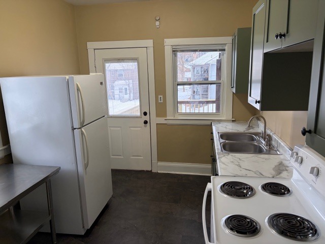 Building Photo - 1021 86th Ave W