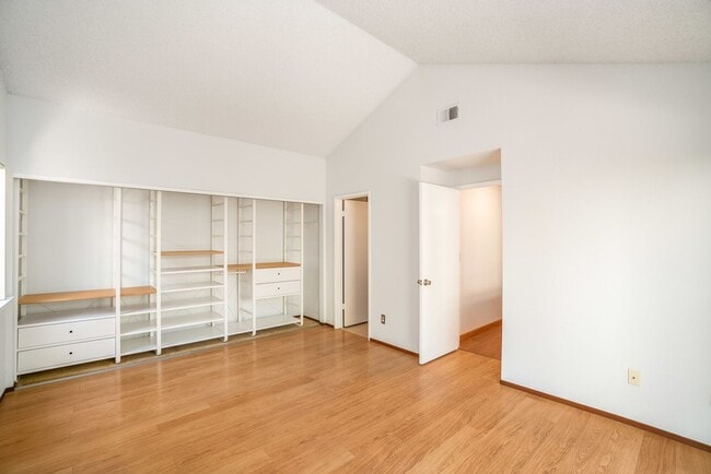 Building Photo - 2827 Burgner Ave