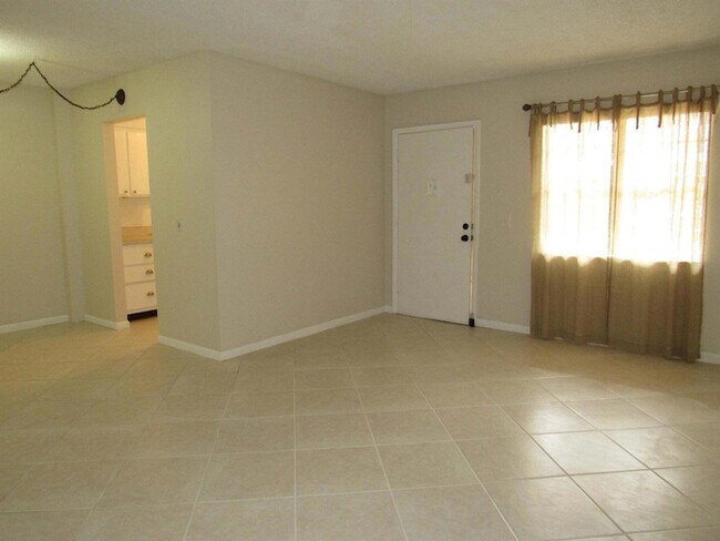Building Photo - 2302 Sunrise Blvd