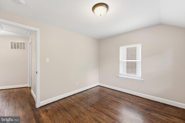 Building Photo - 2341 Belleview Ave