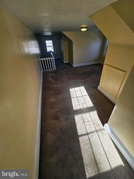 Building Photo - 341 Hillcrest Ave