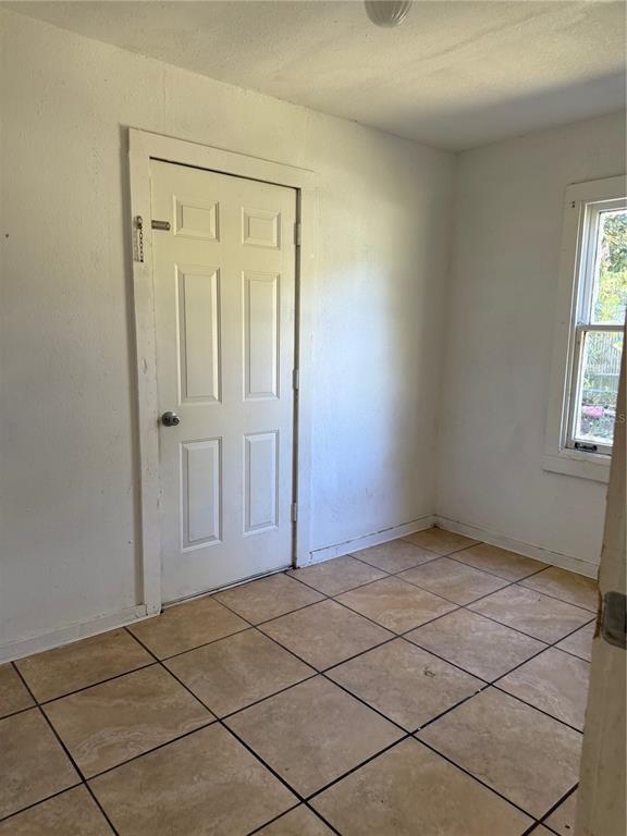 Building Photo - 5976 SE 115th St