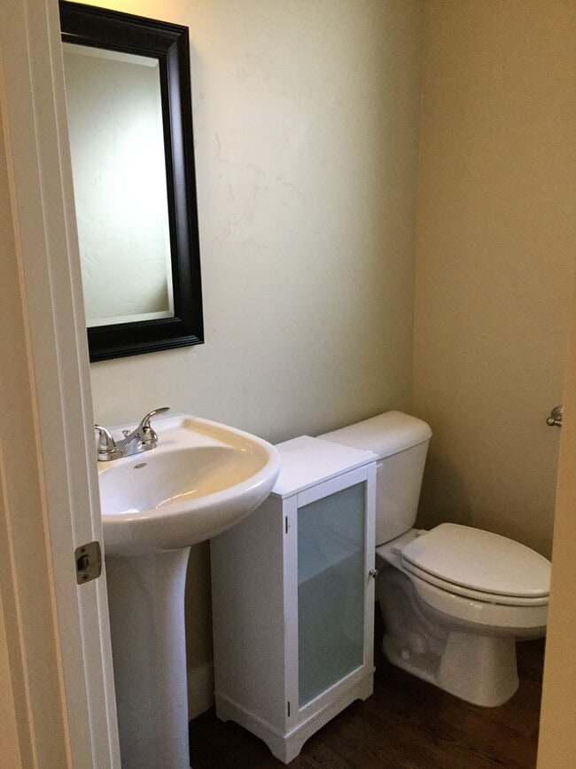 Building Photo - Boise, 3Bd/2.5Bth/2Car, 1743Sqft, Greenbriar Commons Subdivision