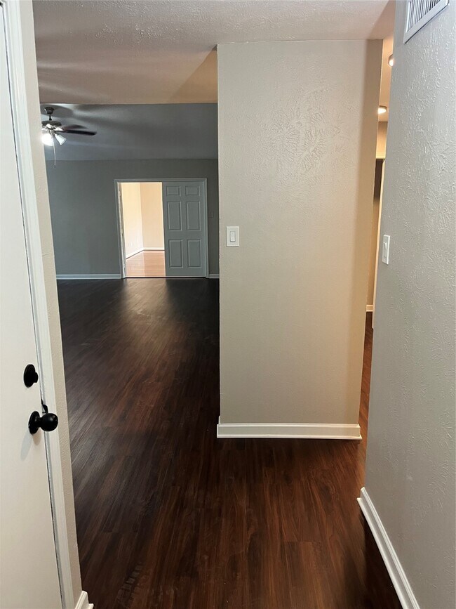 Building Photo - 6735 Blue Ridge Dr
