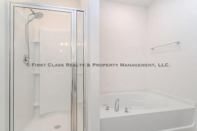 Building Photo - 46 S Great White Way