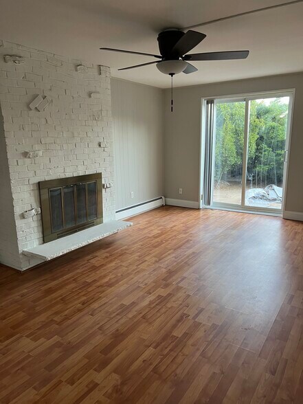 first floor bedroom - 2938 W 42nd Ave
