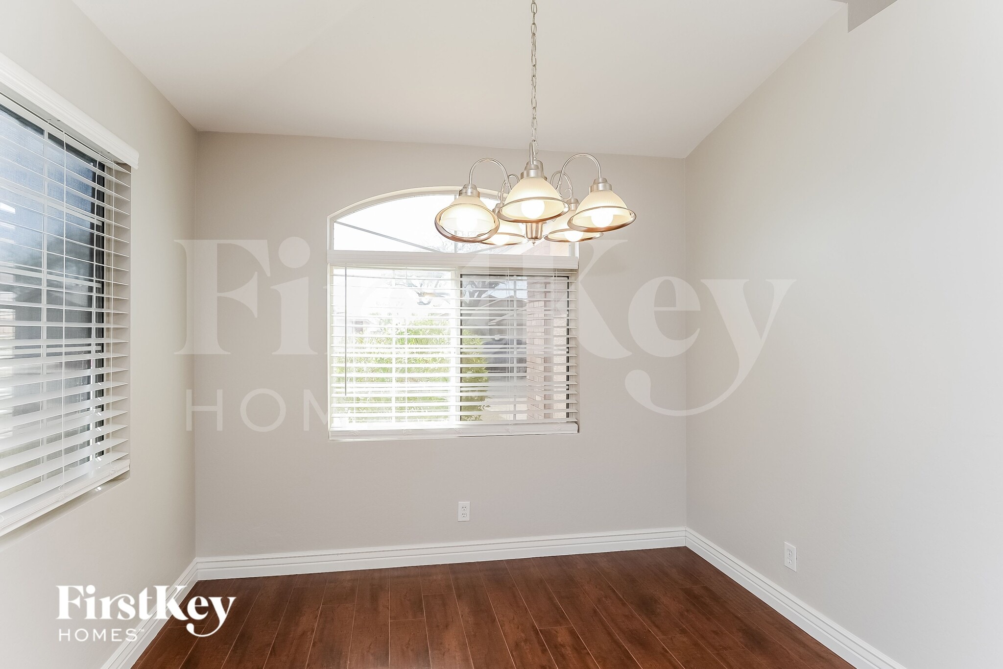 Building Photo - 8518 E Clovis Ave