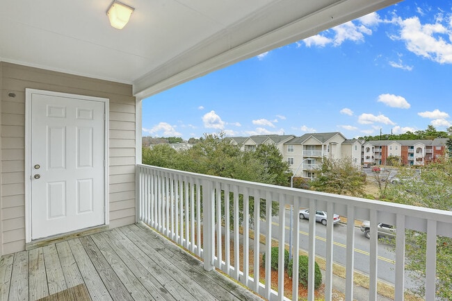 Building Photo - Cape Cottages Modern top floor unit with s...