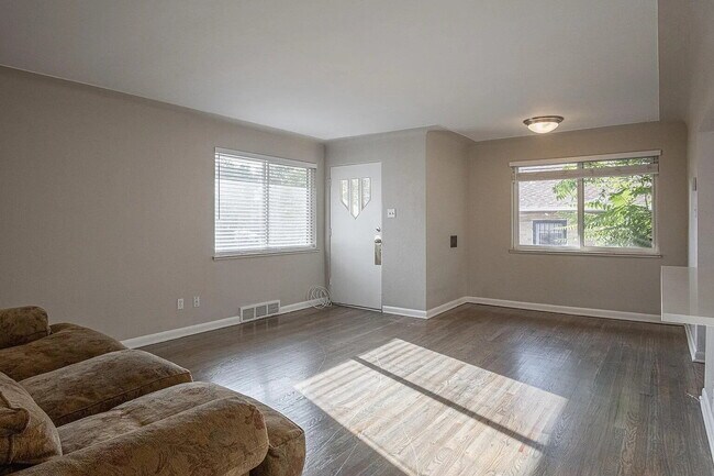 Building Photo - Charming duplex in Platt Park for rent