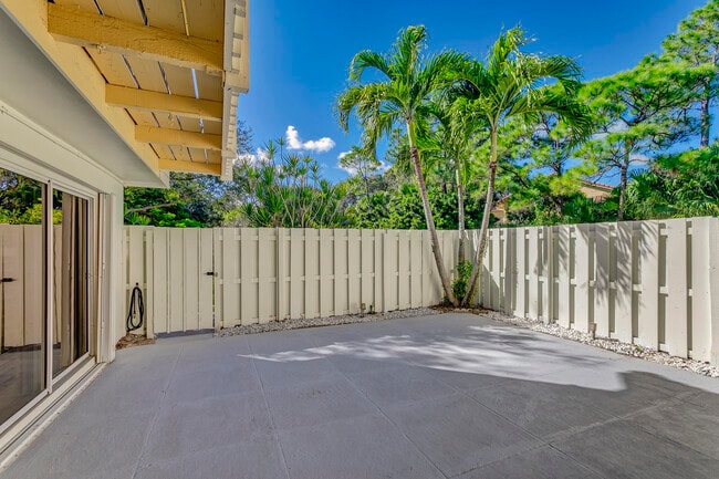 Building Photo - 246 Seabreeze Cir