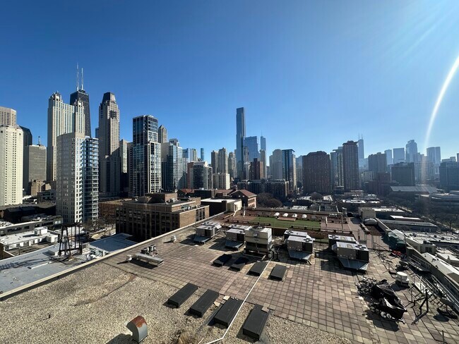 Building Photo - 111 W Maple St