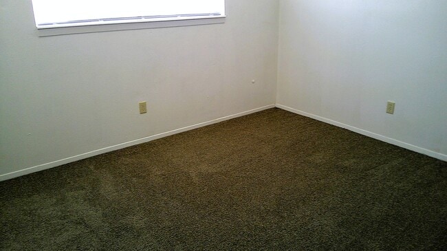 Building Photo - Adorable Single Level Eastside Duplex With Evaporative Air Located In Quiet Neighborhood