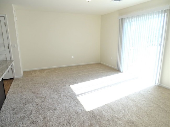 Building Photo - 69 Erin Court