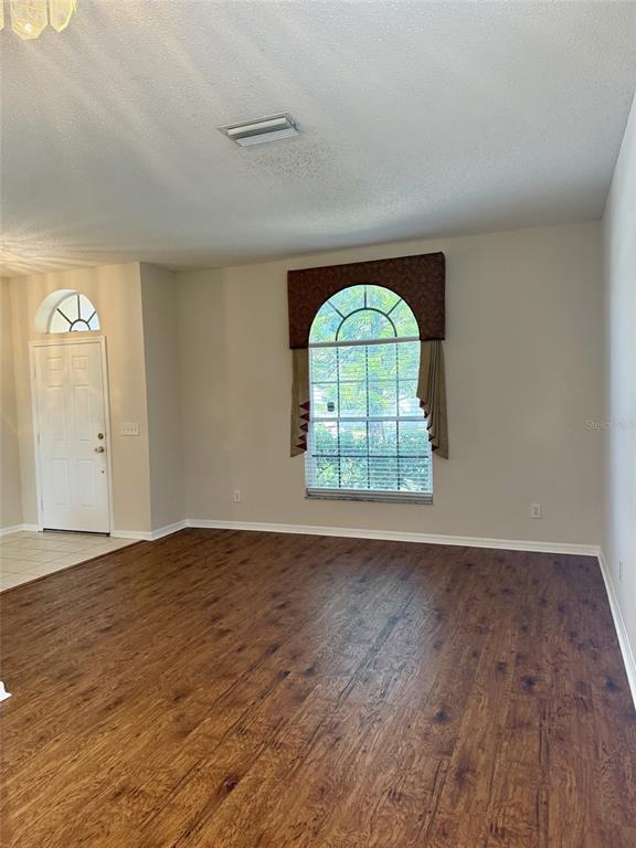 Building Photo - 10211 Goldenbrook Way
