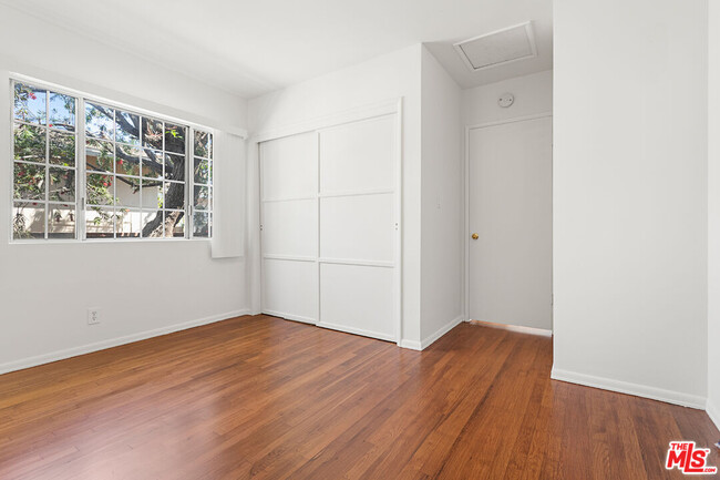 Building Photo - 13219 S Clydepark Ave