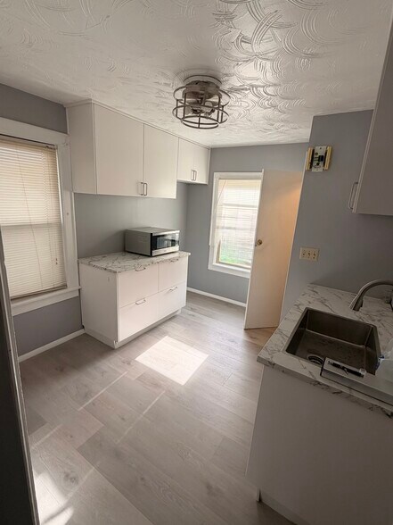 Kitchen - 4159 N 20th St