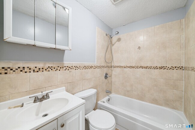 Building Photo - 705 Dixwell Ave