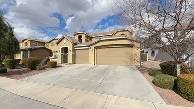 Building Photo - Beautiful 4 Bedroom - 2.5 Bath with Lots of Bonuses - Gilbert