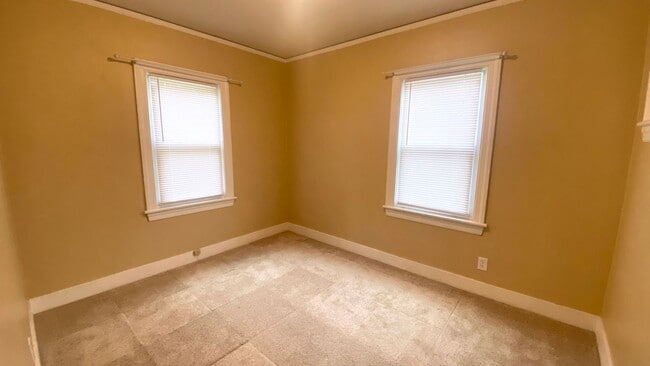 Building Photo - 3 Bedroom, 1 Bath Single Family House