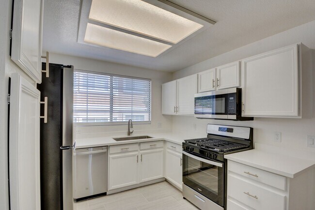 Building Photo - Completely updated and remodeled bottom-fl...