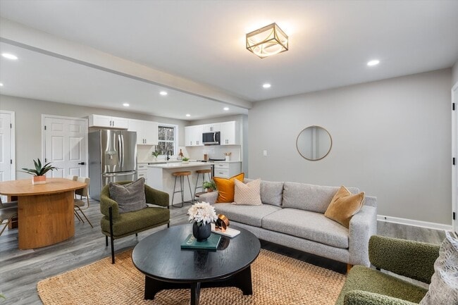 Building Photo - 2589 Bethwood Dr