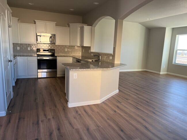 Building Photo - 1044 Petra Heights