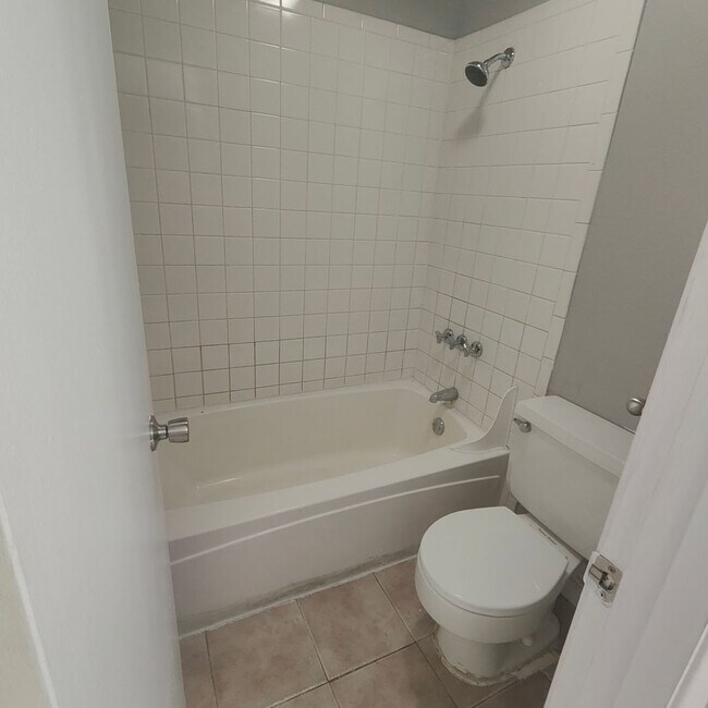 Building Photo - SHORT TERM RENTAL! 3BR/1.5BA Condo Walking Distance to CU