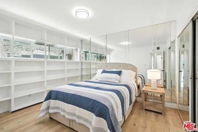 Building Photo - 14858 Round Valley Dr